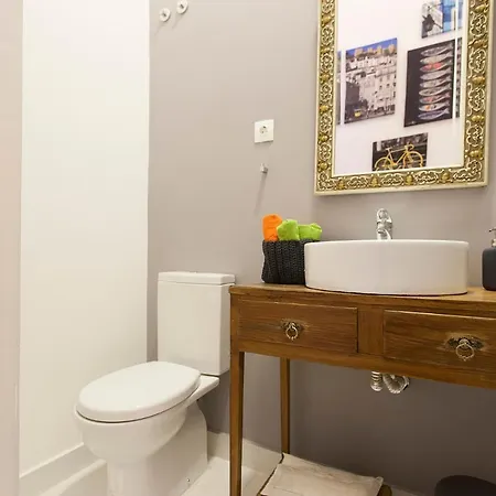 2 Bedroom, 2 Bathroom - Palma Apartment Lisbon
